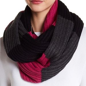 Michael Kors Infinity Dcarf NWT